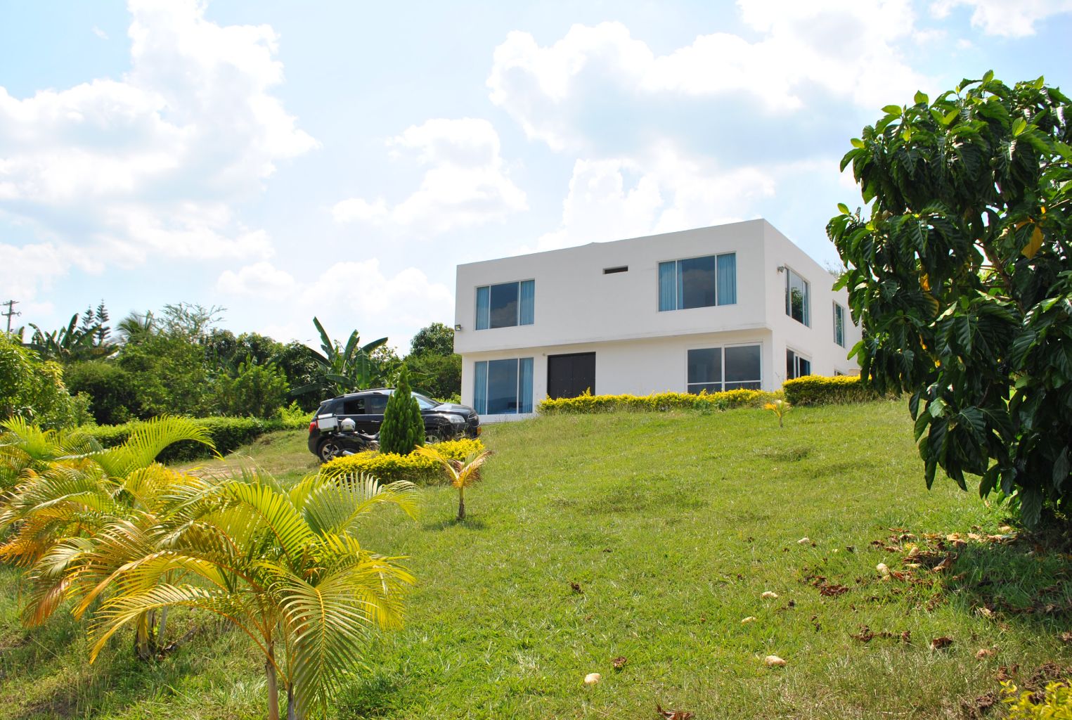 verinmuebles 403 015 VENTA CASA VACACIONAL MAS SEDE SOCIAL   LA MESA CUNDINAMARCA