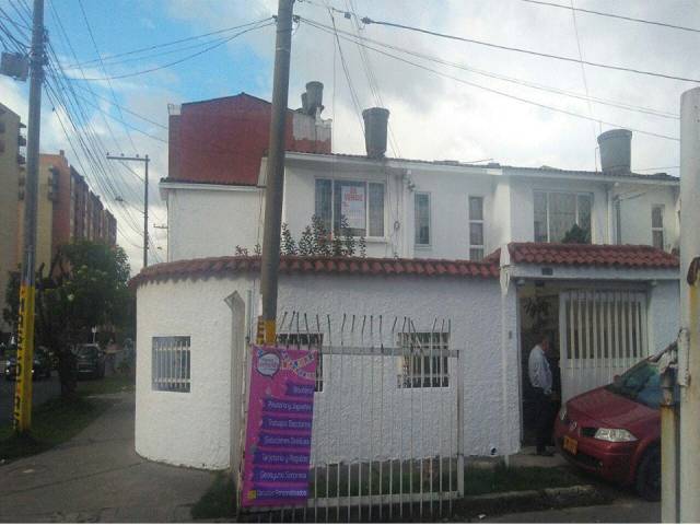 CASA EN VENTA – BARRIO CASTILLA, BOGOTÁ