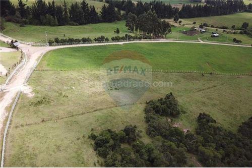 VENTA HERMOSO LOTE