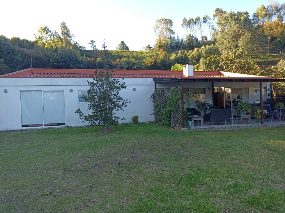 Casa campestre para el Arriendo- vía Rionegro- El Carmen