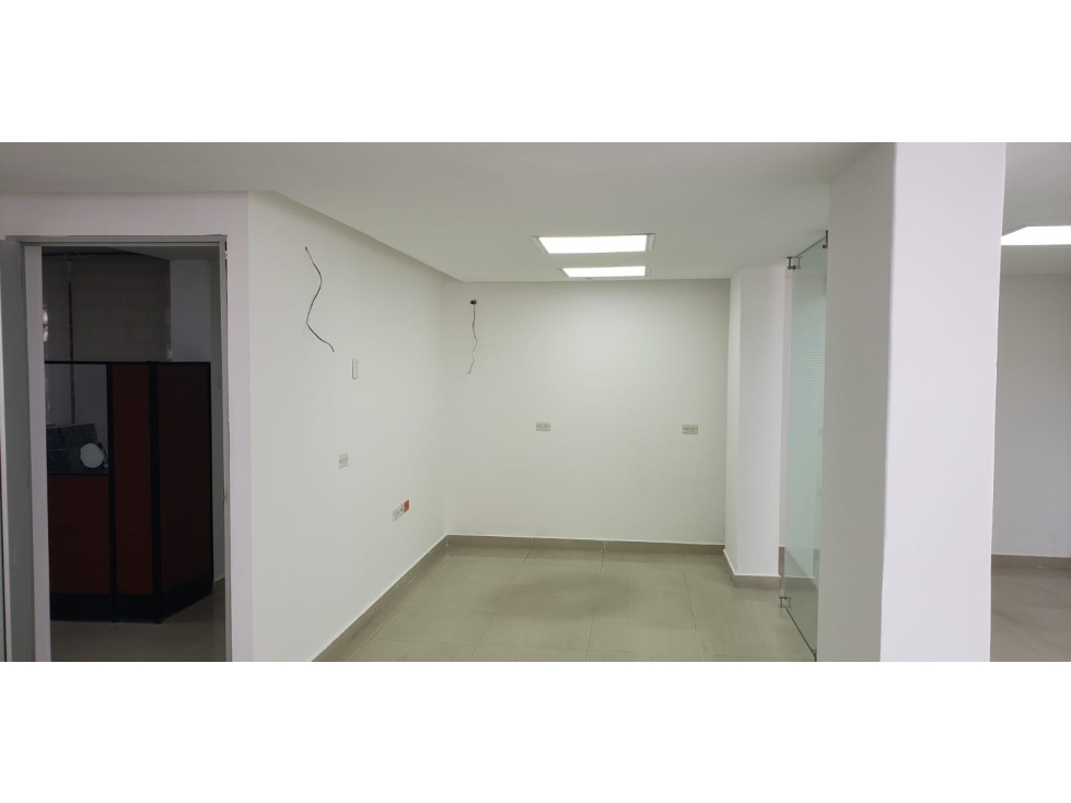 LOCAL COMERCIAL EN ALQUILER Y VENTA EN EL PRADO