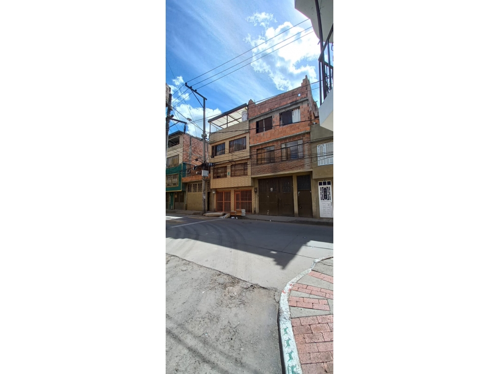 VENTA CASA SUBA BARRIO ATENAS $ 570.000.000