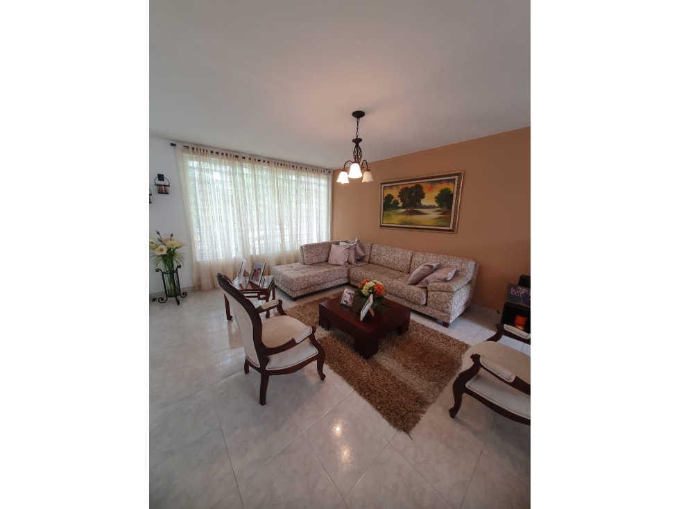 Venta Casa en El Bosque, Norte de Cali 455.