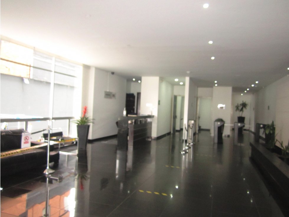 ARRIENDO VENDO OFICINAS 120 M2 EN SANTA BARBARA-JA