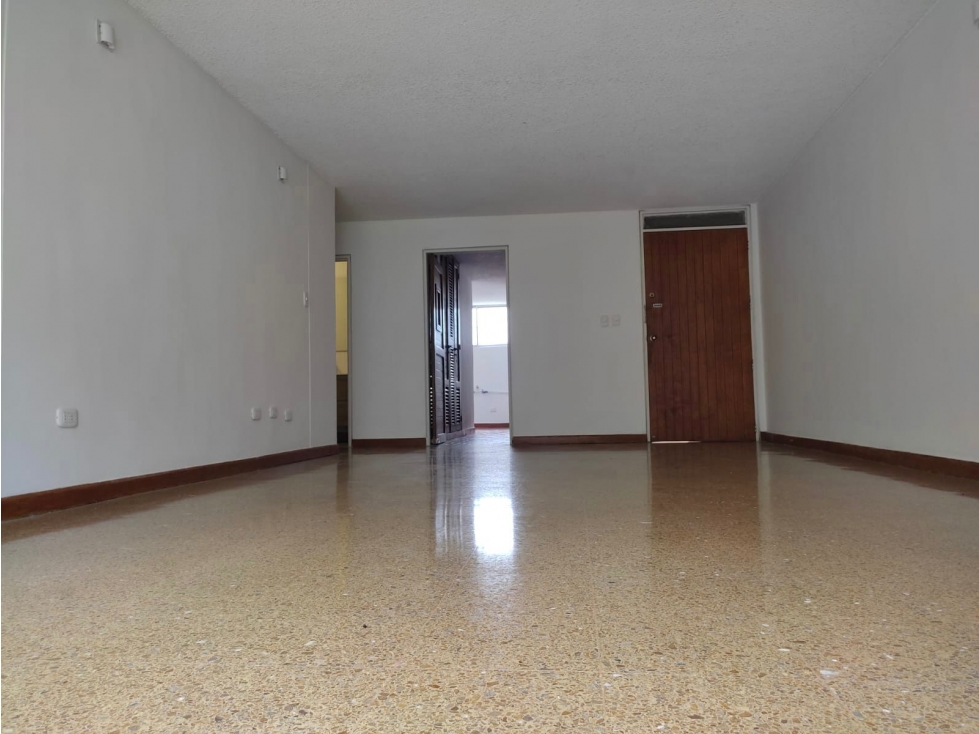 GRAN APARTAMENTO EN SAN FERNANDO VIEJO, PISO 3  EN VENTA - CALI