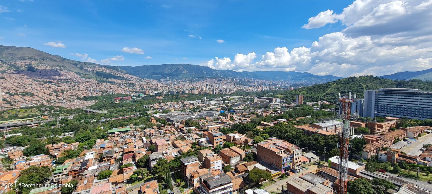 Apartamento en  Altamira(Medellin) COD: 22-1353