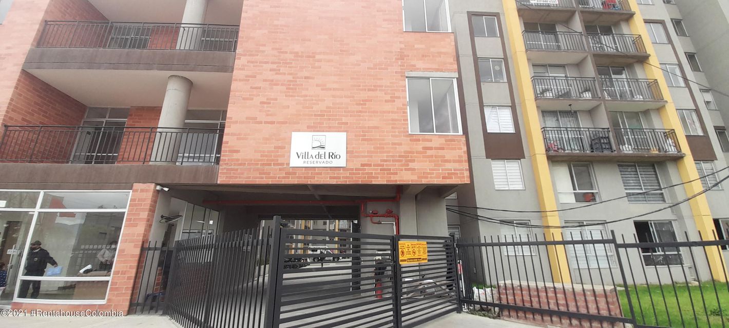 Vendo Apartamento en  Villa del Rio C.O  22-1321