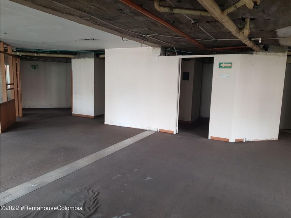 Comercial en  Bombona II(Medellin) RAH CO: 22-2407