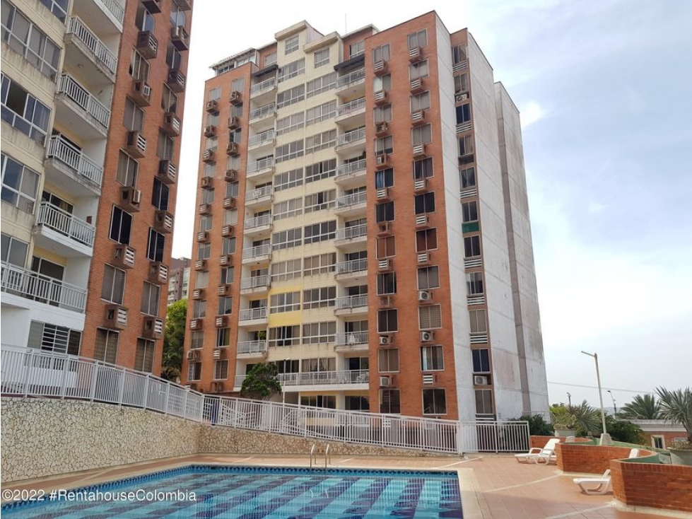 Apartamento en  Miramar RAH CO: 22-2726