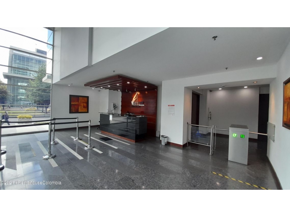 Arriendo Comercial en  Santa Bibiana(Bogota) C.C 22-79