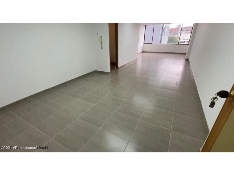 Arriendo Comercial en  Chico Reservado C.C 22-1195