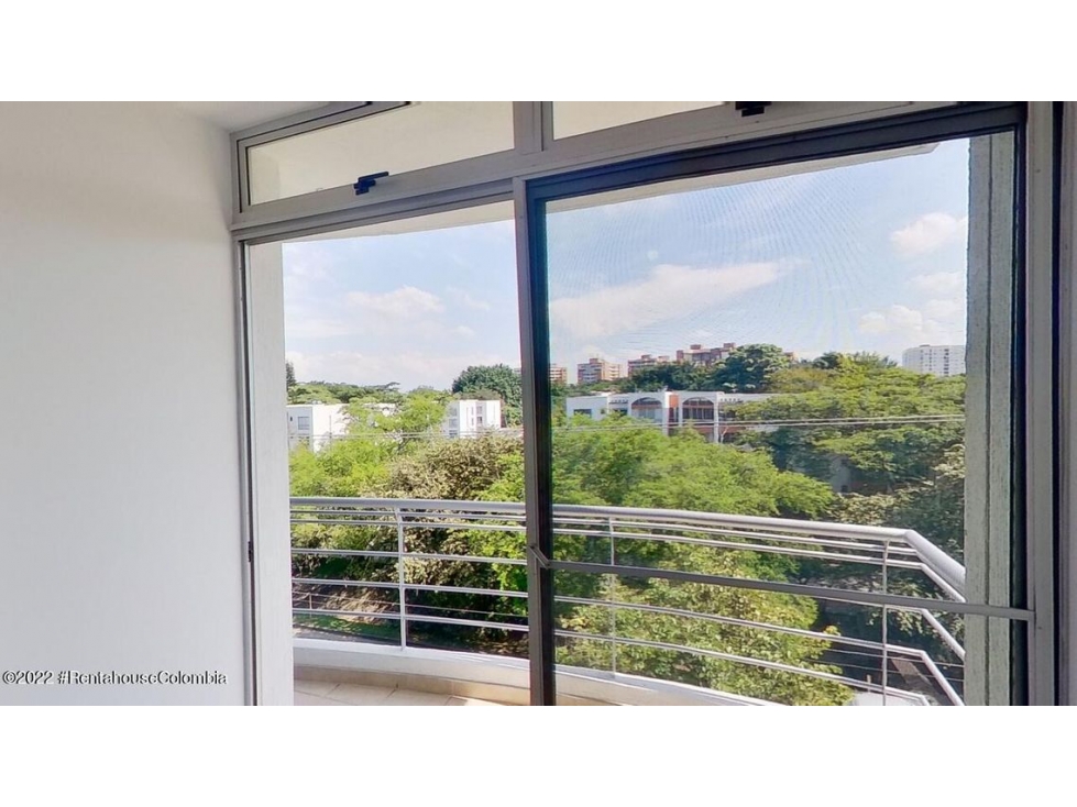 Apartamento en  Ciudad Capri(Cali) RAH CO: 22-3268