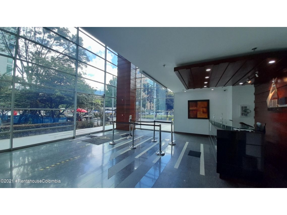 Arriendo Comercial en  Santa Bibiana(Bogota) C.C 22-81