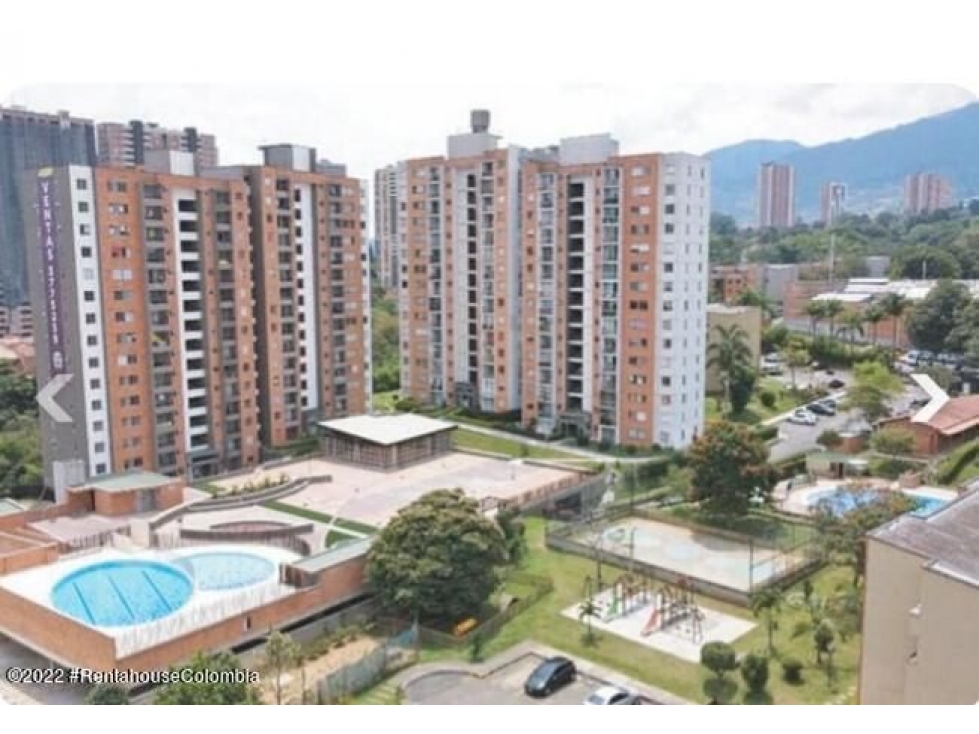 Apartamento en  Ditaires(Itagui) RAH CO: 23-652