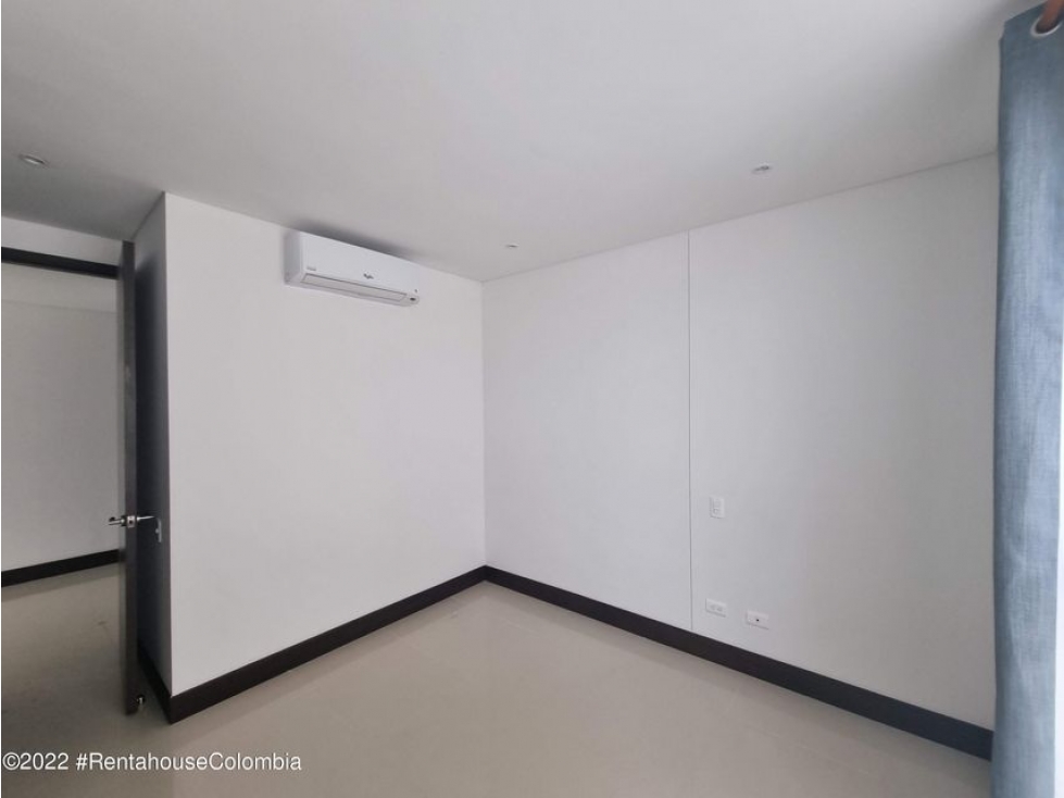 Apartamento en  El Cabrero RAH CO: 23-1003