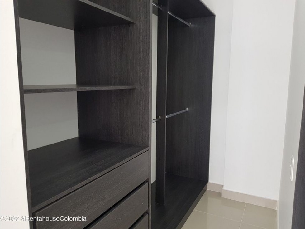 Apartamento en  La Esperanza(Nilo) RAH CO: 22-2019