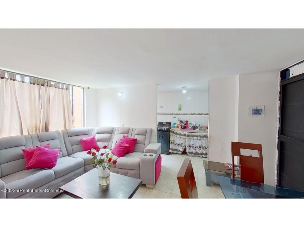 Apartamento en  Compartir(Soacha) RAH CO: 22-2914