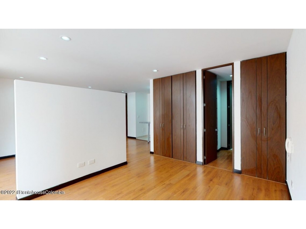 Apartamento en  Maria Cristina RAH CO: 22-3032