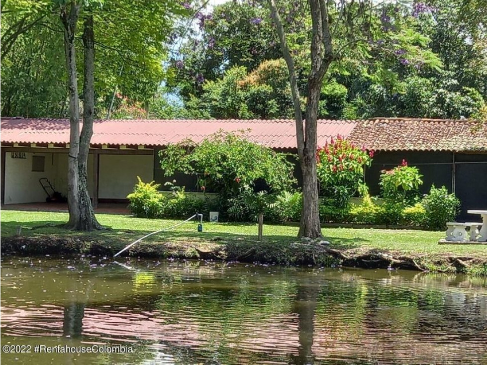 Casa en  Vereda San Isidro RAH CO: 23-1864