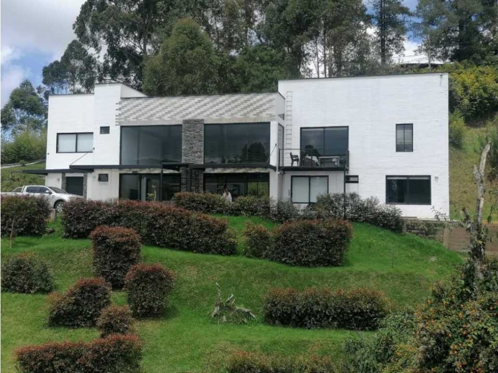 CASA EN VENTA SECTOR ALTO DE LAS PALMAS, MEDELLÍN.