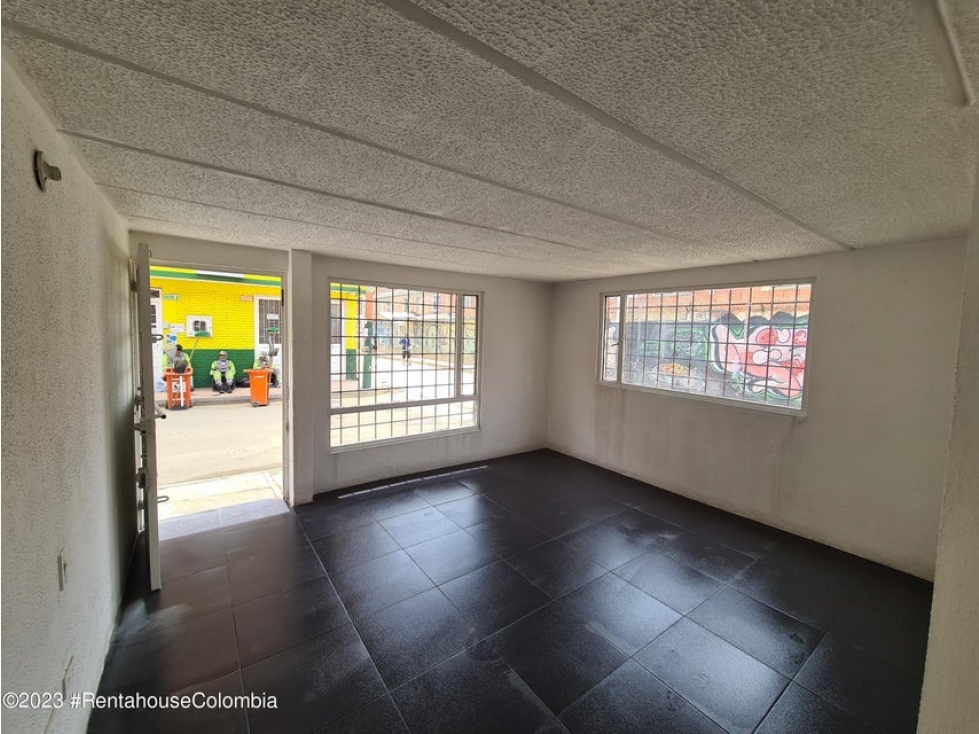 Comercial en  Quintanares(Soacha) RAH CO: 24-949