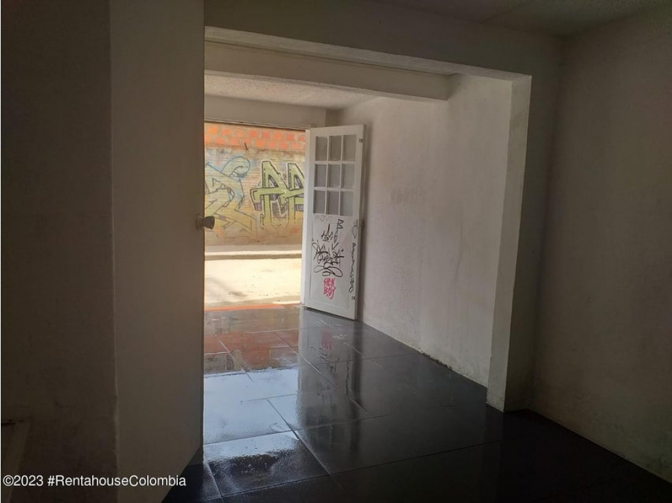 Comercial en  Quintanares(Soacha) RAH CO: 24-951