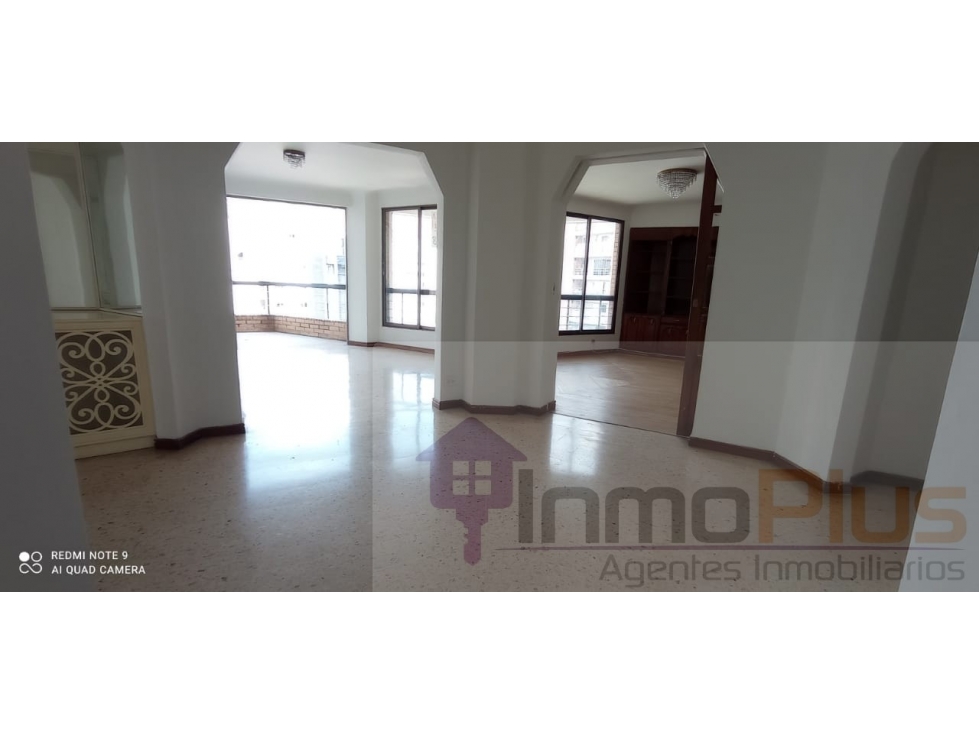 VENDO APARTAMENTO EN EDIFICIO CORBARAQUE BARRIO ALTOS DE CABECERA