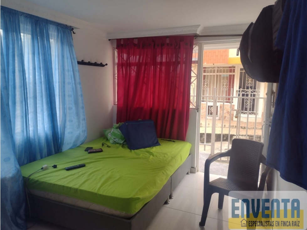 VENDO CASA EN EL BARRIO MANZANARES