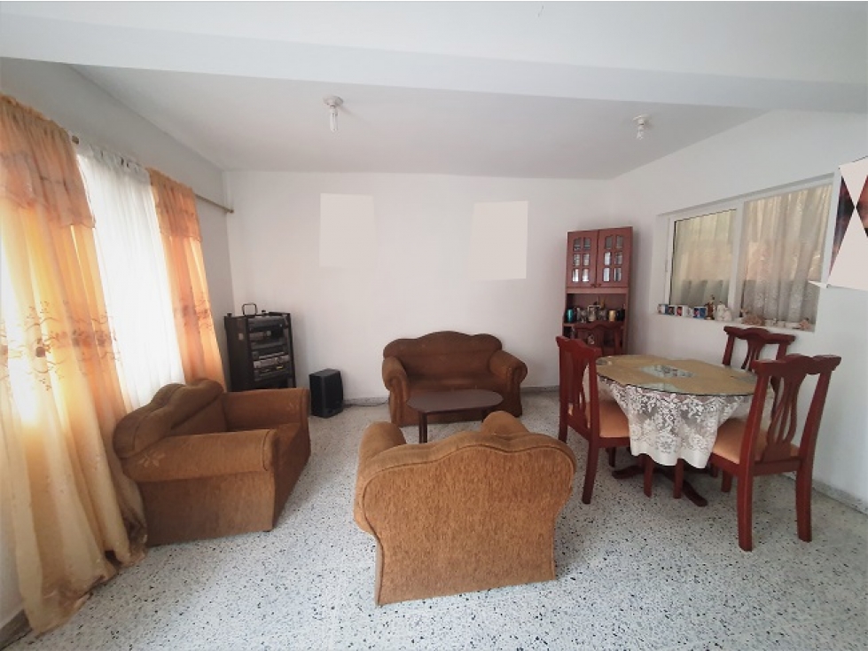 CASA PRIMER PISO EN VENTA EN CAMPO VALDÉS 95 MT²