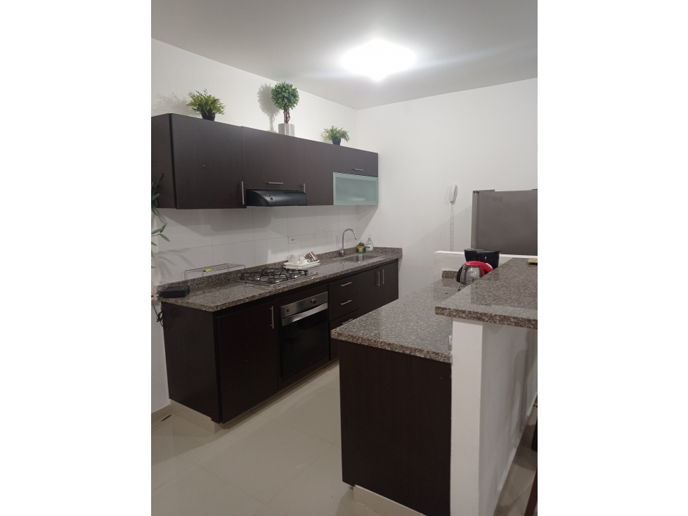 APARTAMENTO SEMI-AMOBLADO ALTO PRADO B/QUILLA