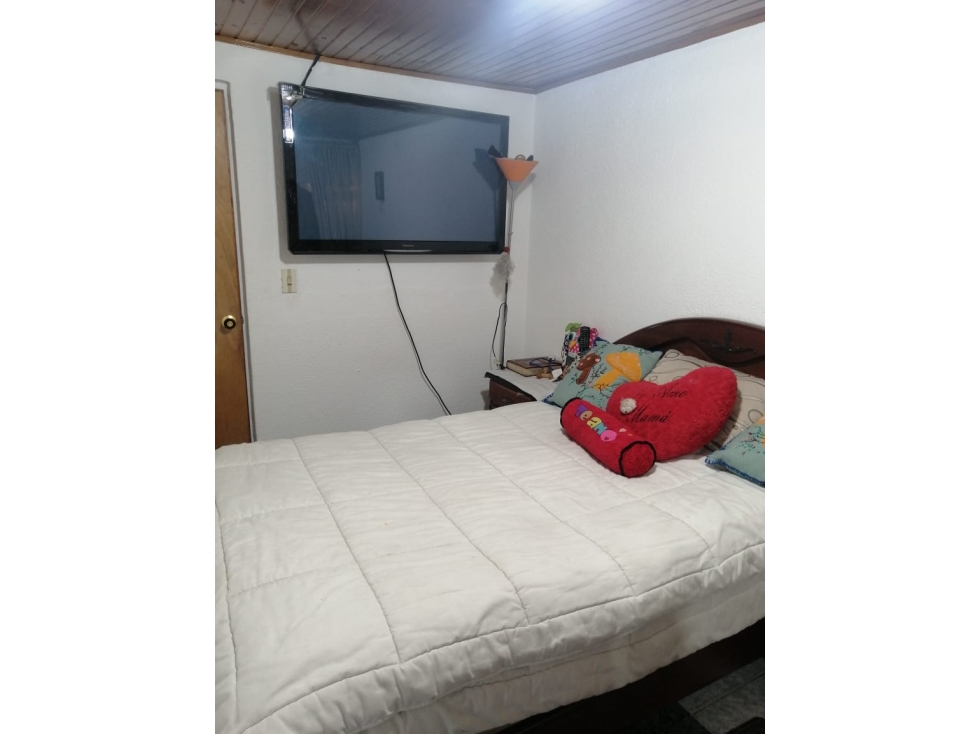 VENDO CASA EN PROVIDENCIA ALTA SECTOR ZARAZOTA BOGOTA COMERCIAL