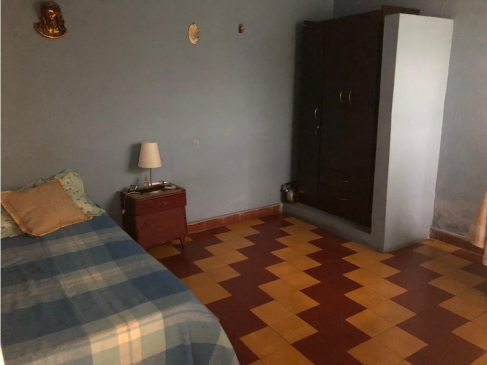 Casa en venta de 352 m2 en Alcalá, Envigado.