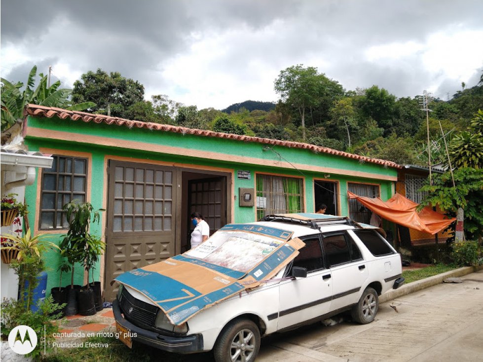 CASA URBANA EN TENA