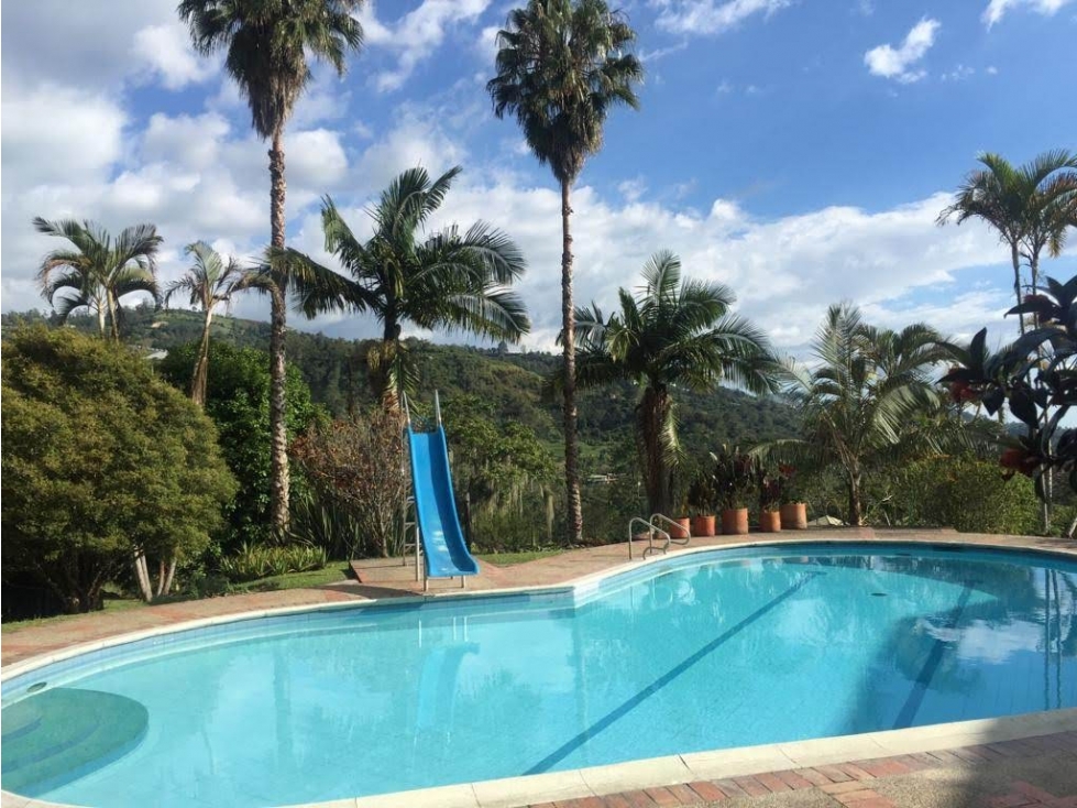 SE VENDE CASA QUINTA EN ANOLAIMA - CUNDINAMARCA