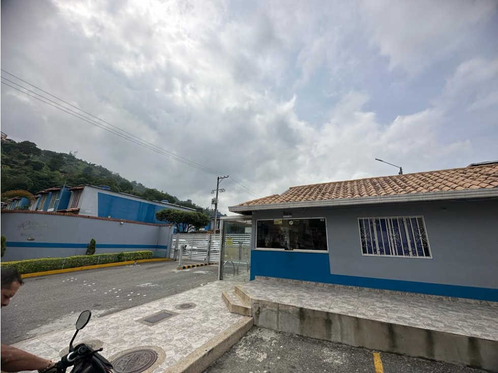 SE VENDE CASA FLORIDABLANCA