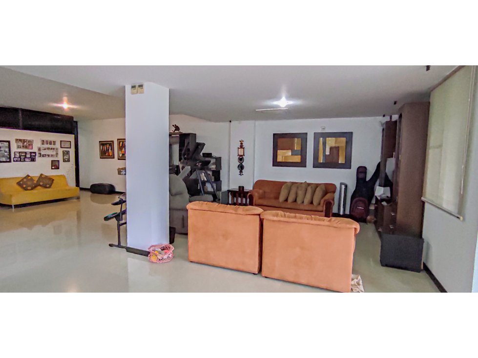 SE VENDE ESPECTACULAR CASA EN CIUDAD JARDIN BAJO DE PRECIO, CON APTO