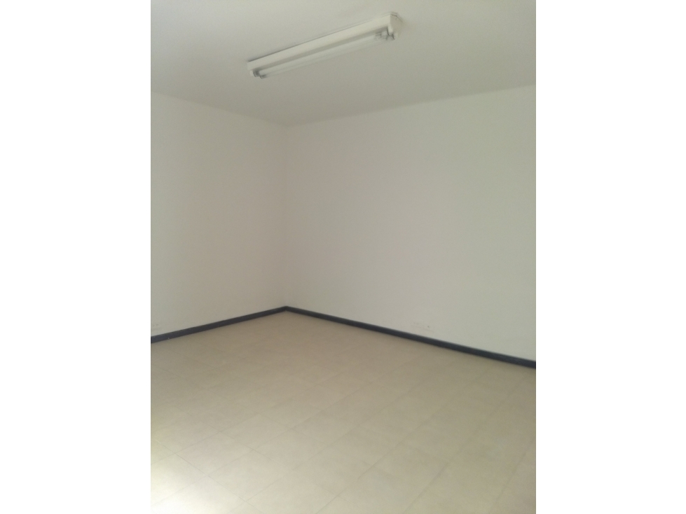 VENDO CASA COMERCIAL CON LOCAL Y OFICINAS EN CALI BARRIO SAN VICENTE