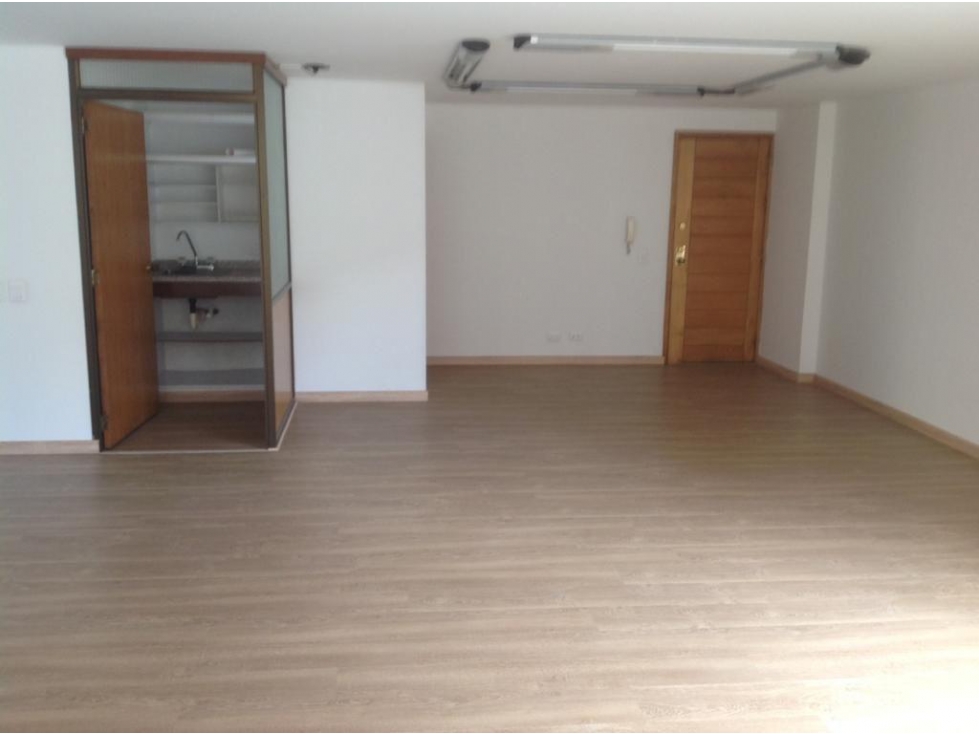 VENDO Y ARRIENDO OFICINA EN CHICO