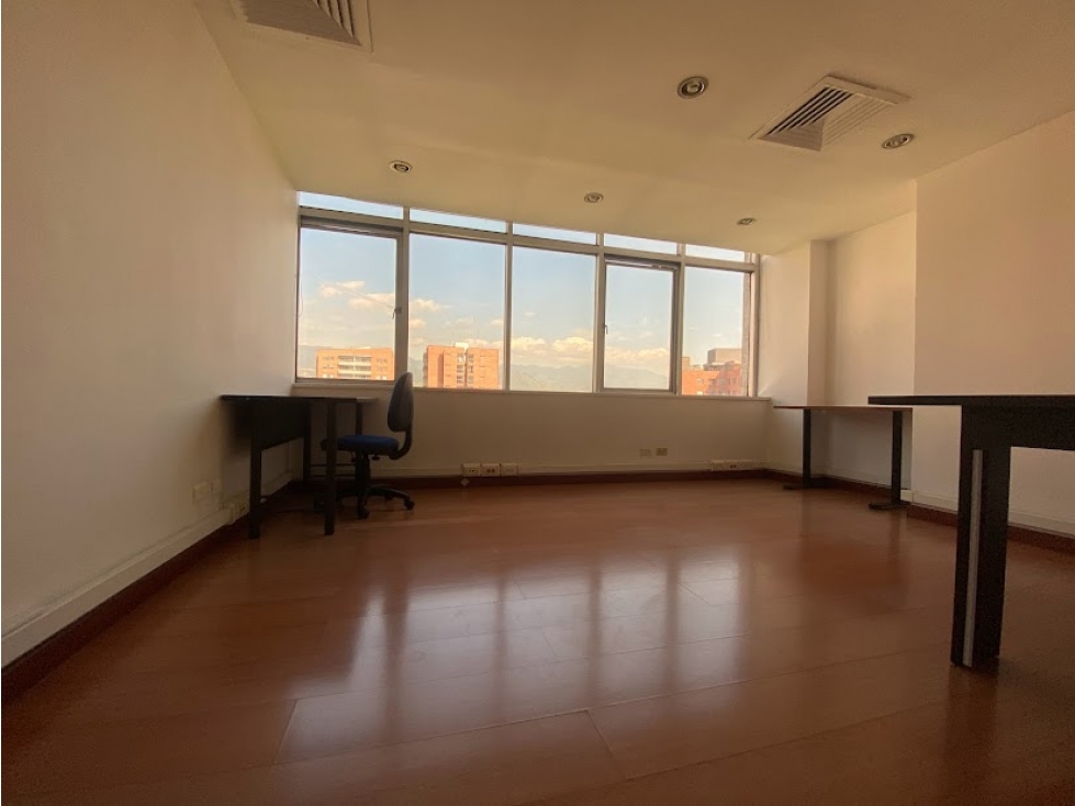 OFICINA EN ARRIENDO - EL POBLADO P9