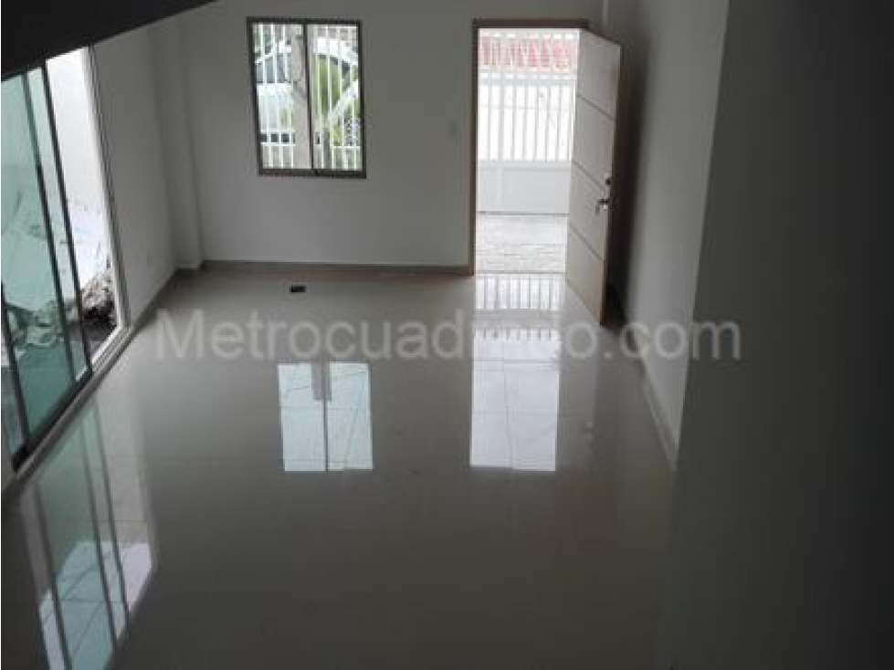 VENDO CASA EN CONJUNTO ELIF