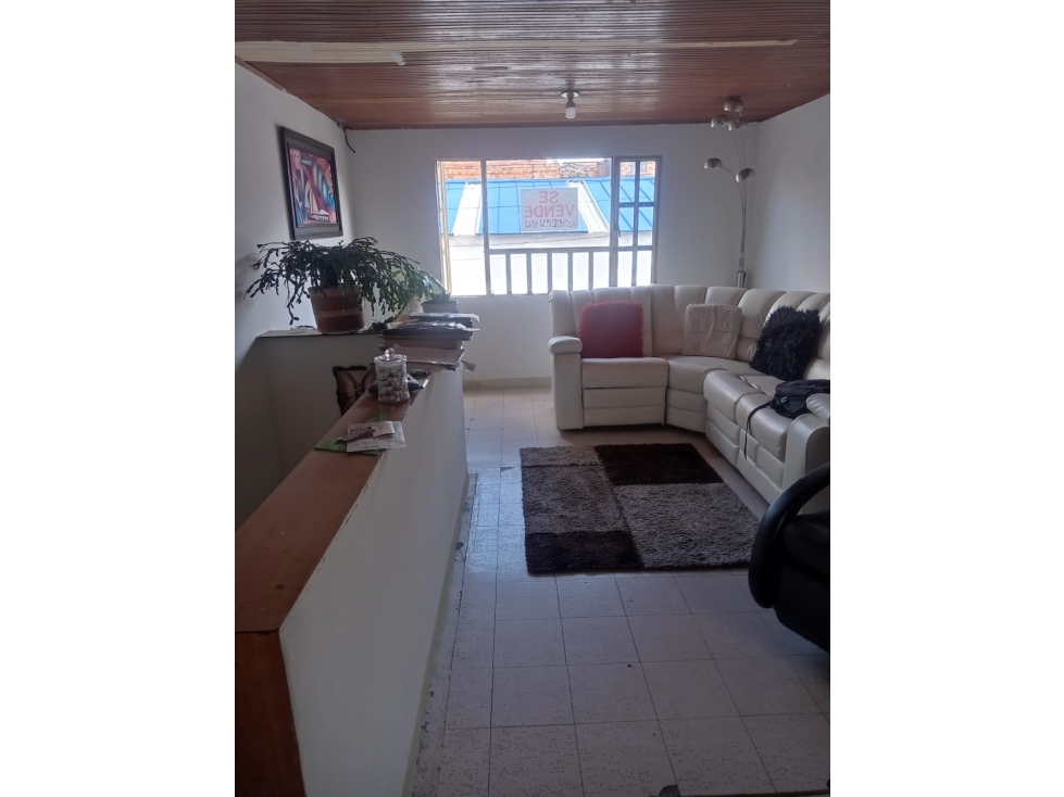 VENDO CASA 2 NIVELES EN BARRIO BRAVO PAEZ