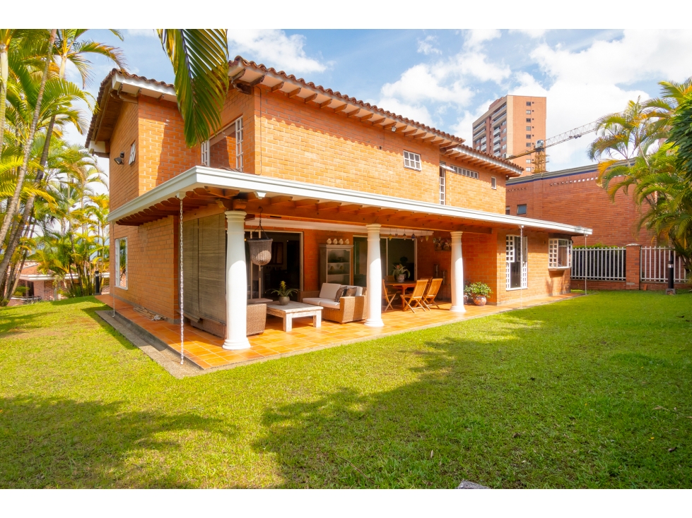 Hermosa casa en la Calera - El Poblado