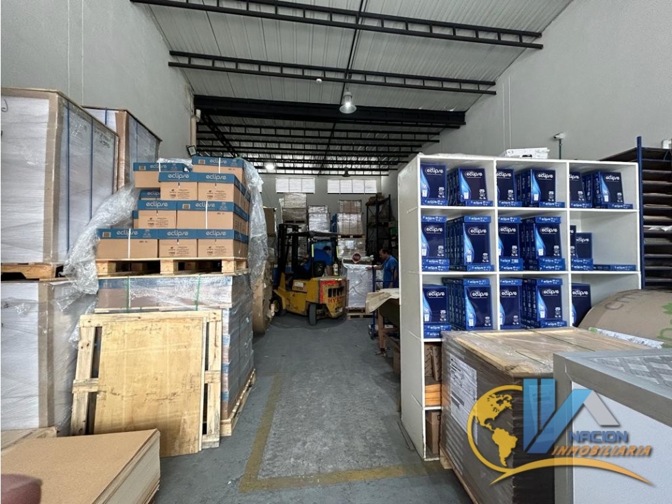 SE VENDE BODEGA EN EL CENTRO