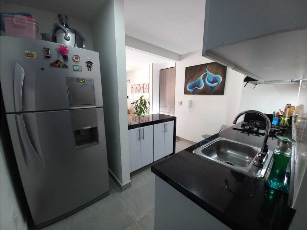 APARTAMENTO EN HACIENDA CASABLANCA MADRID, 72 M2, PARQUEADERO PROPIO.