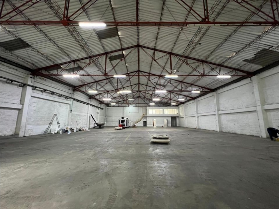 Bodega para venta rentando en Itagüí // 1.000 m2