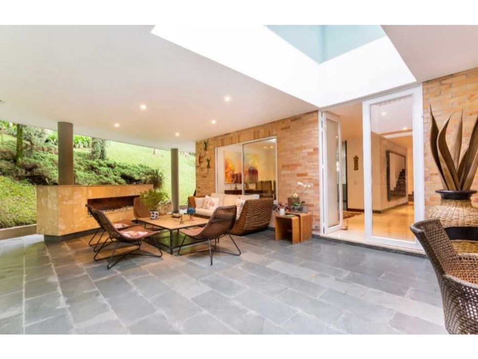 CASA PARA LA VENTA EL POBLADO SECTOR TESORO