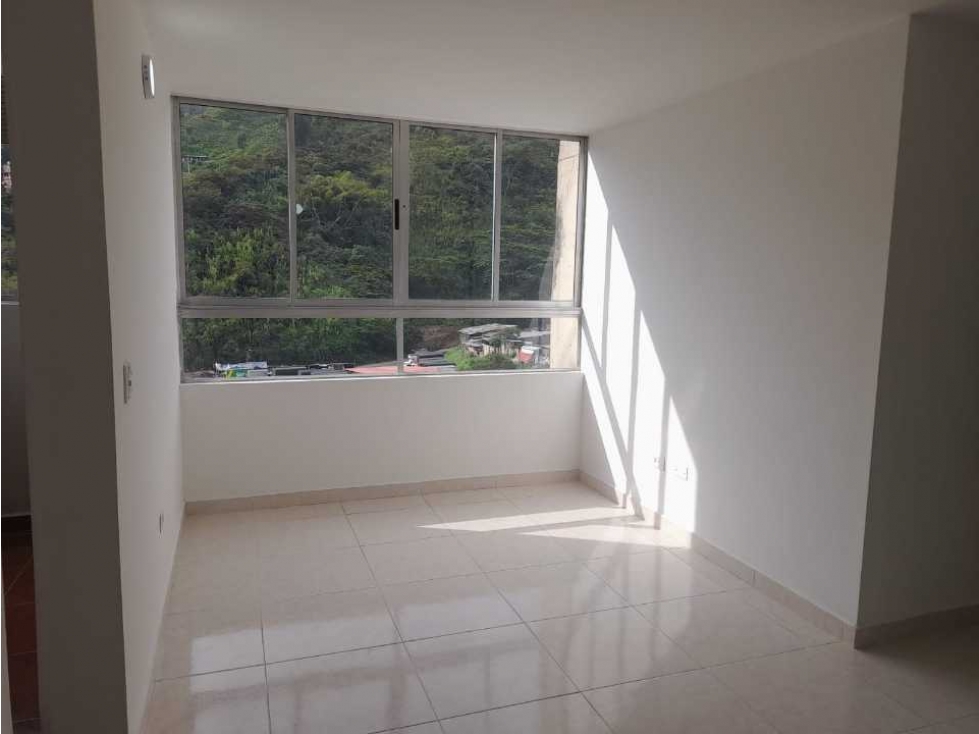 EXCELENTE APARTAMENTO DE 190 MILLONES EN ITAGÜÍ