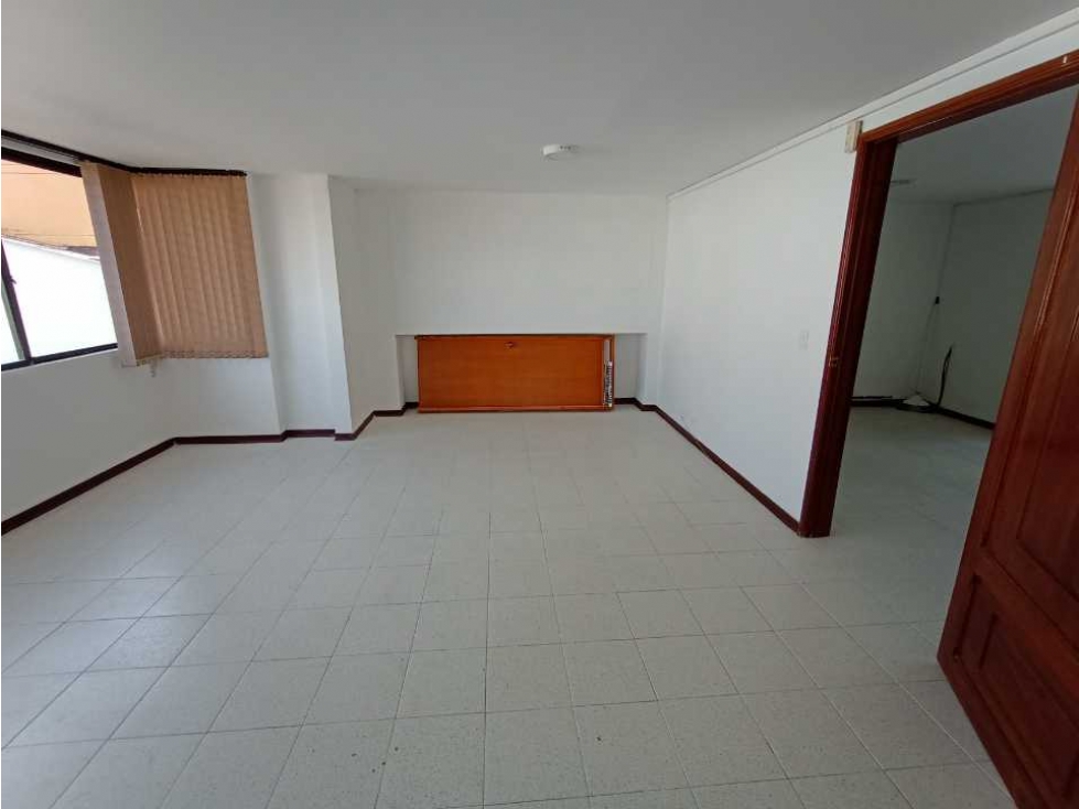 Oficina en venta sector centro Pereira cod 5582155