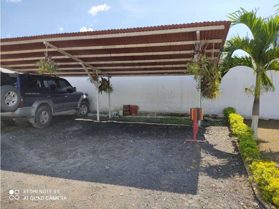 SE VENDE CHALET, ubicado e  Zaragoza