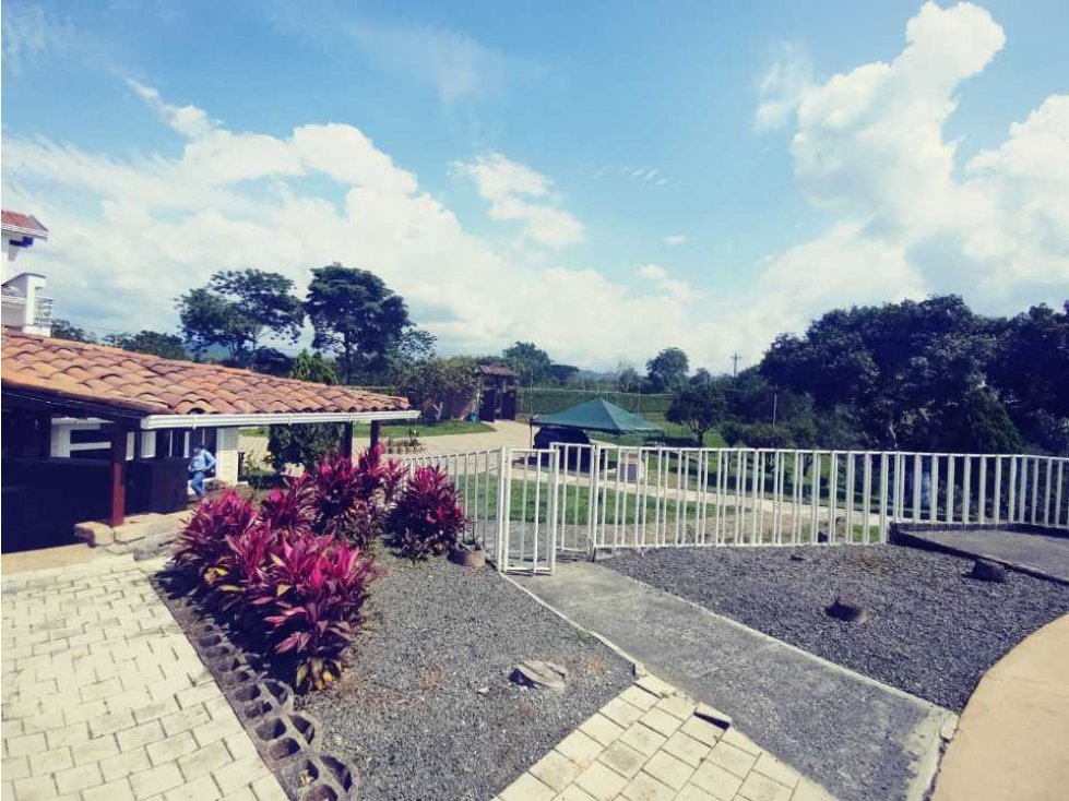 VENTA CASA CAMPESTRE EN MORELIA PEREIRA